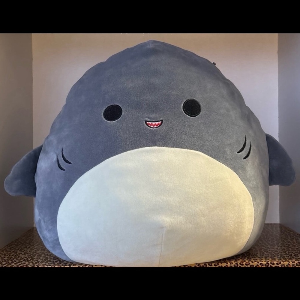 EXTREMELY RARE Jumbo Gordon Squishmallow